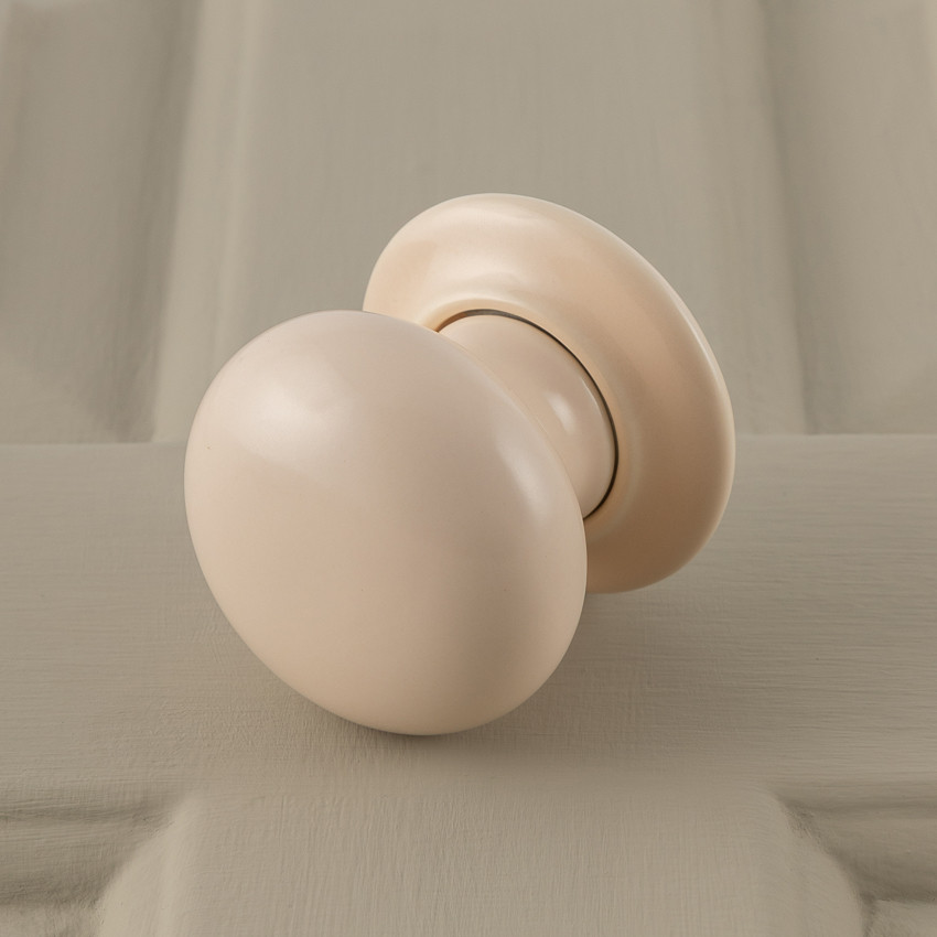 porcelain door knobs (pair) cream