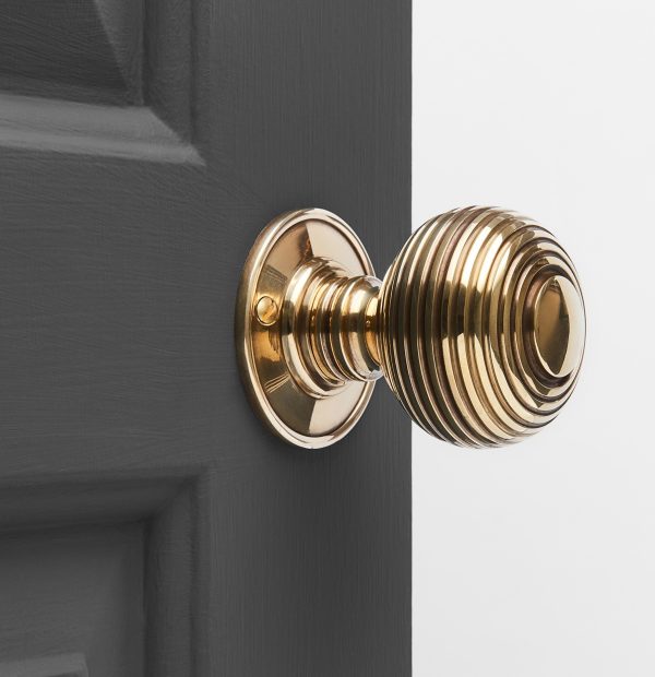 beehive large door knobs (pair) brass