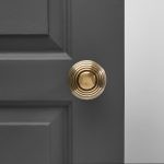 beehive large door knobs (pair) brass