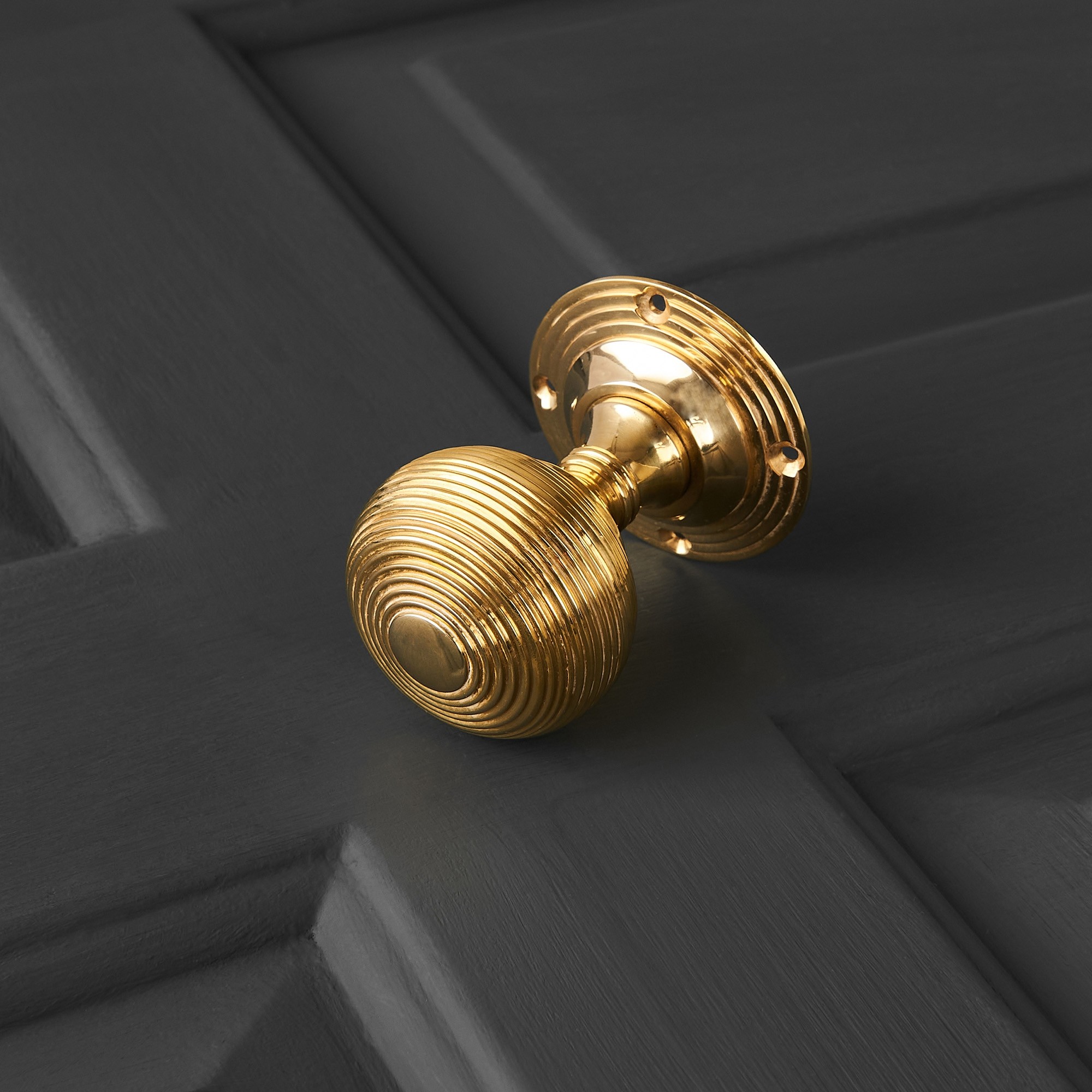beehive-empire-door-knobs-pair-brass3