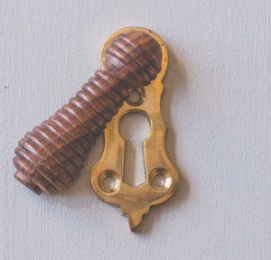 Beehive Lady Escutcheon - Rosewood