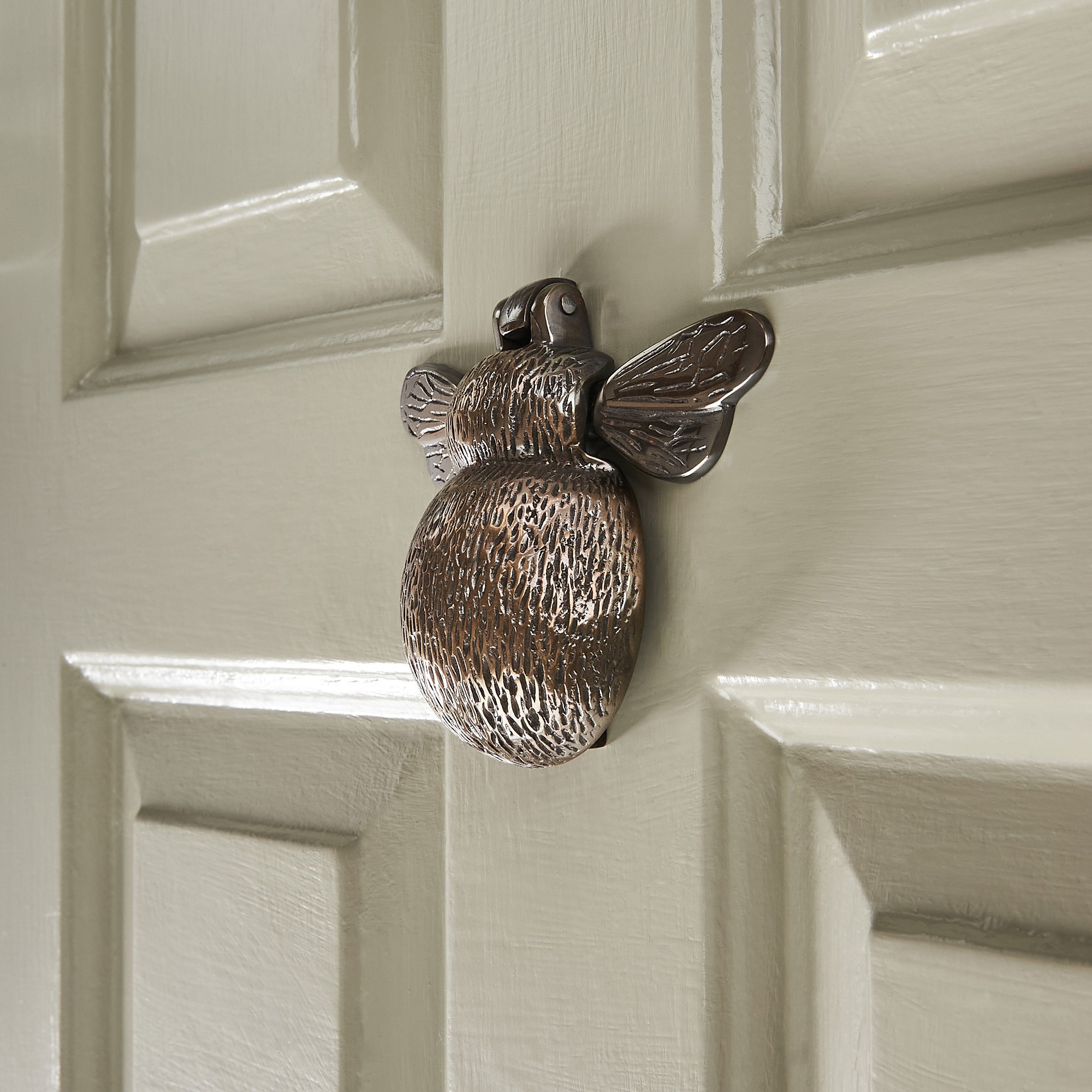 bumble-bee-door-knocker-antique-brass1