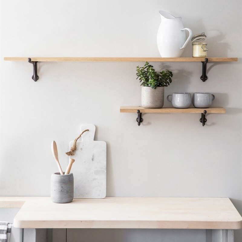 cast-iron-bracket-shelf-raw-oak