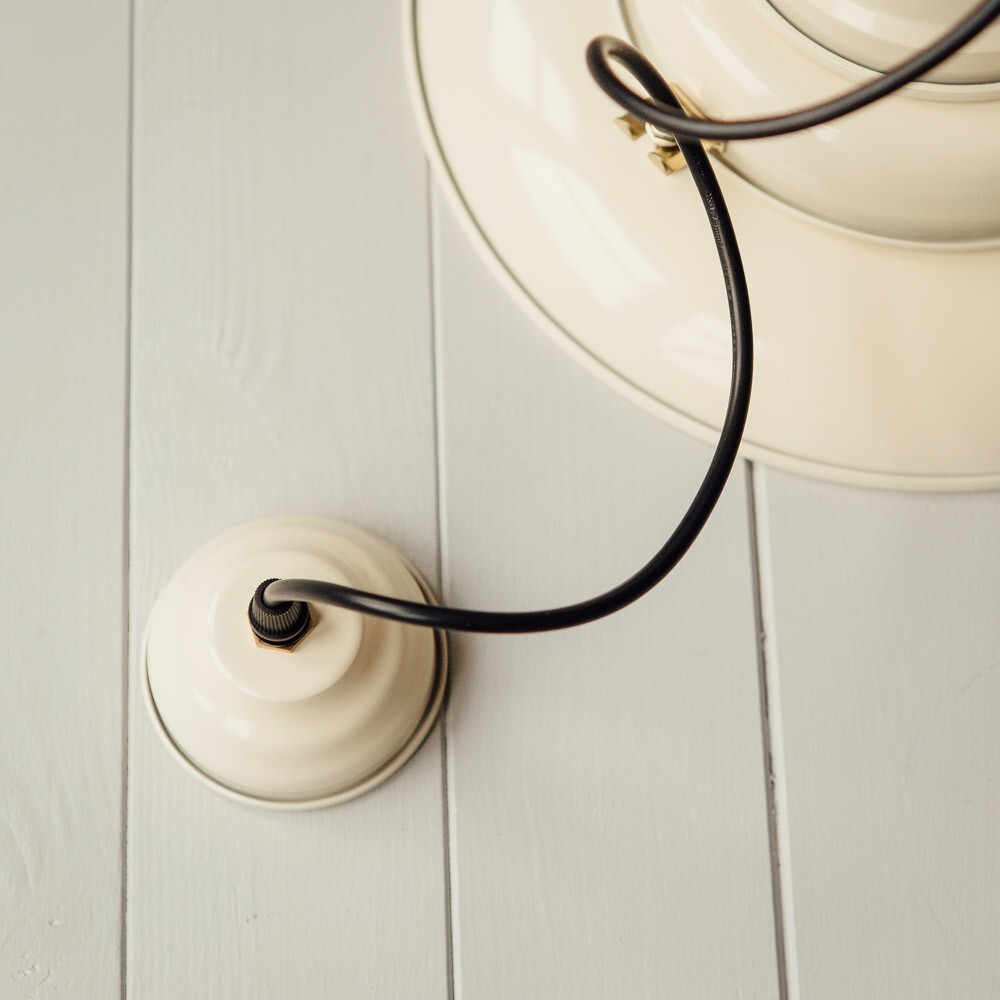 fishing_pendant_cream_rose