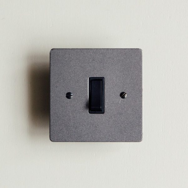 1 Gang 2 Way Rocker Switch - Patine