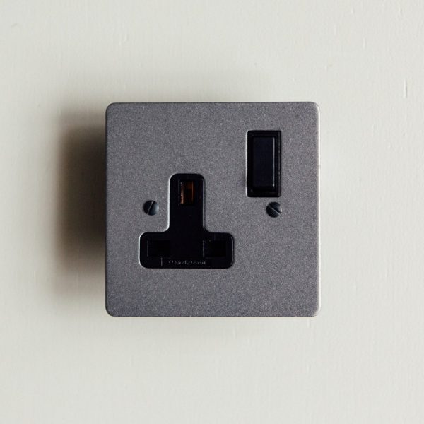 13 Amp Switched Socket - Patine save 40%