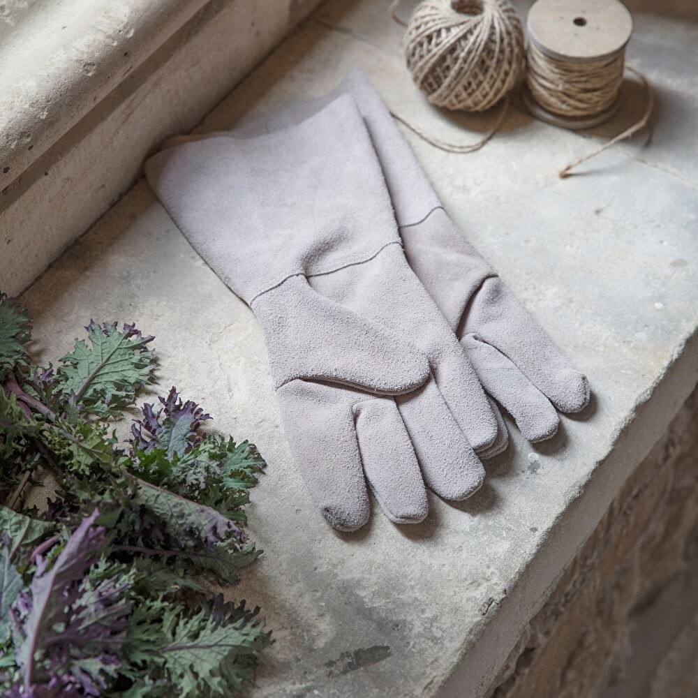 gauntlet-gloves-natural