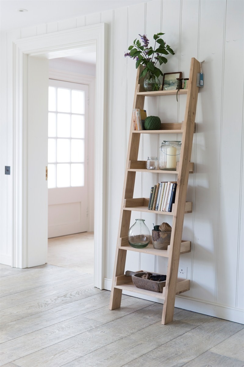oak-ladder-shelf