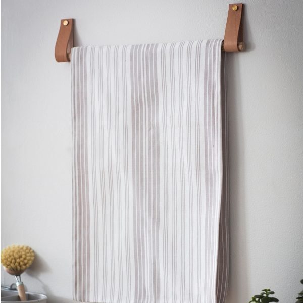 Oak & Leather Towel Rail - Image 4