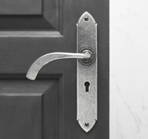 Gothic Curved Lever Handles (Pair) - Pewter