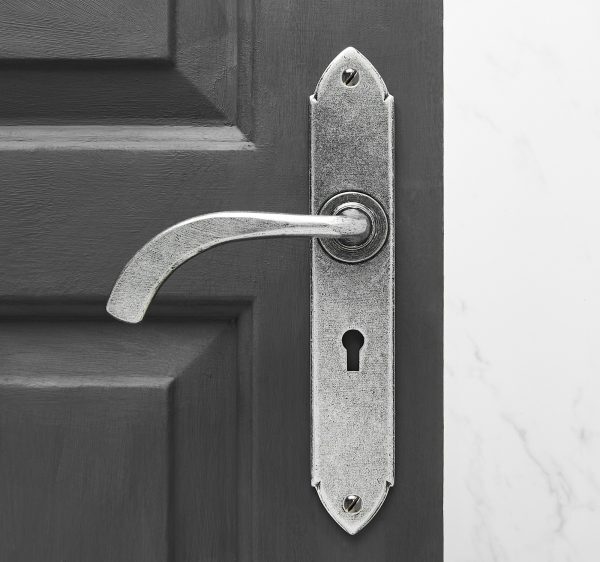 Gothic Curved Lever Handles (Pair) - Pewter