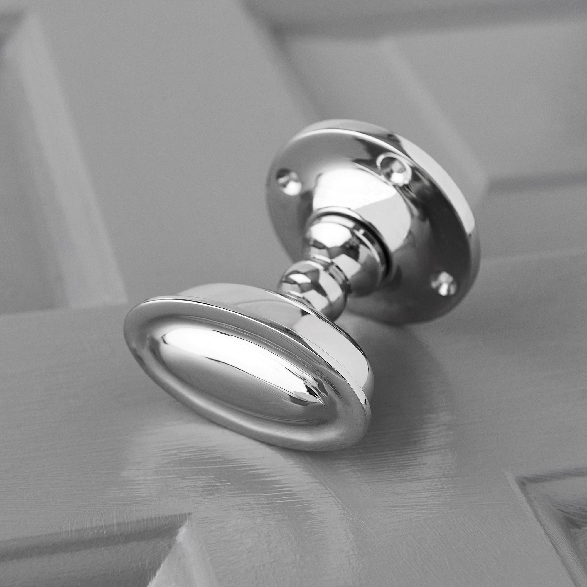 raised-oval-door-knobs-polished-nickel2