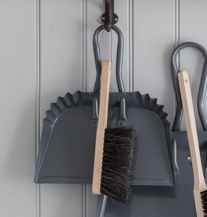workshop_dustpan_-_charcoal_-_small_-_large_-_workshop_brush_-_brwo14_-_brwo15_-_brwo16_1_2_