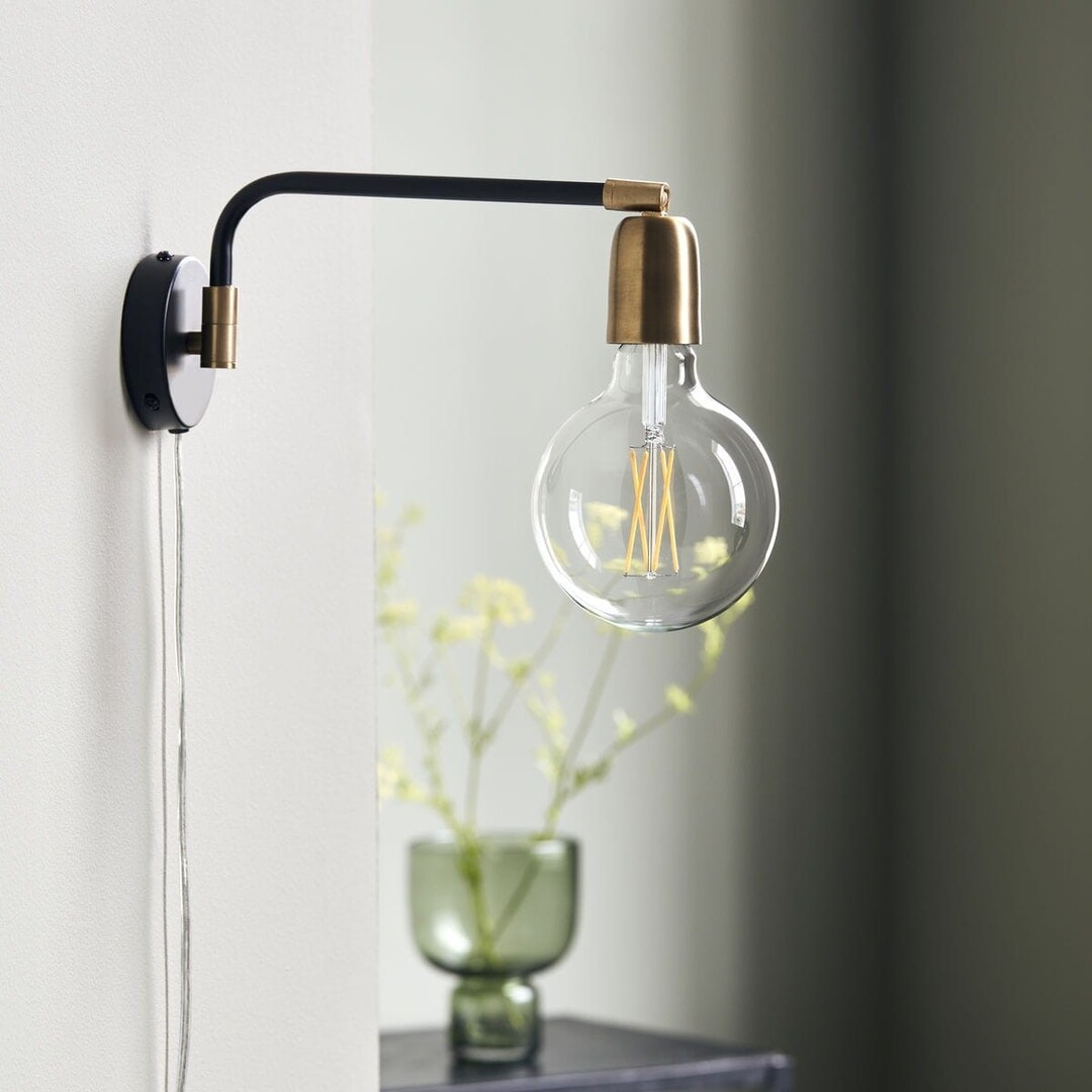 Menu staple discount wall lamp