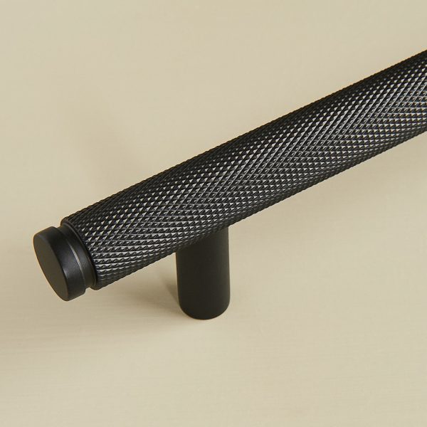 knurled pull handle (medium) matt black