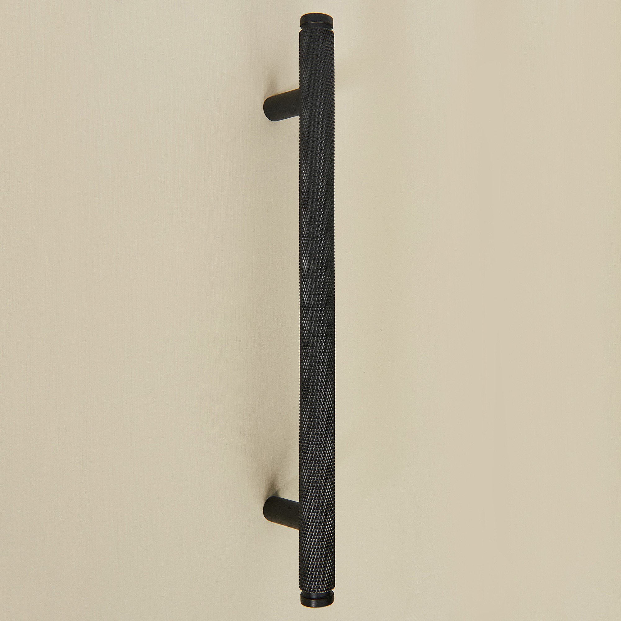 knurled pull handle (medium) matt black