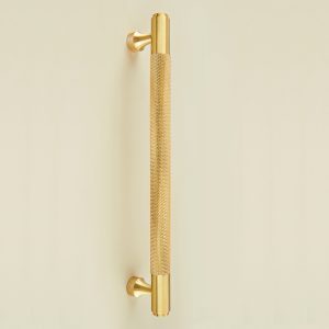knurled bar cabinet handle – satin brass