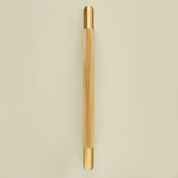 knurled bar cabinet handle – satin brass