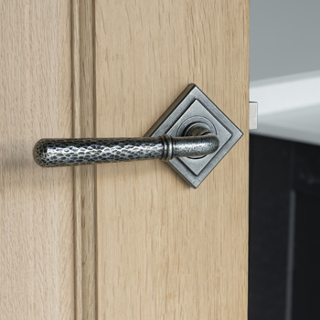guides thumbnail concealed lever