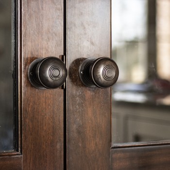 guides thumbnail door knobs 1