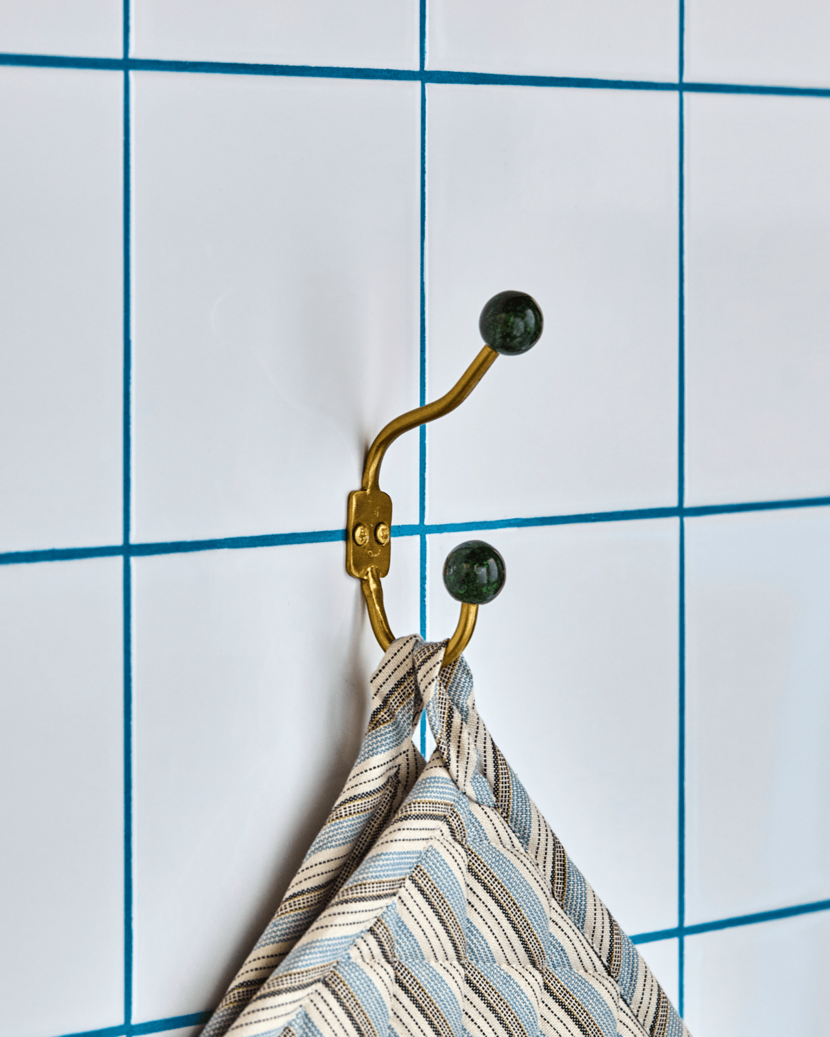 ball hook green & brass