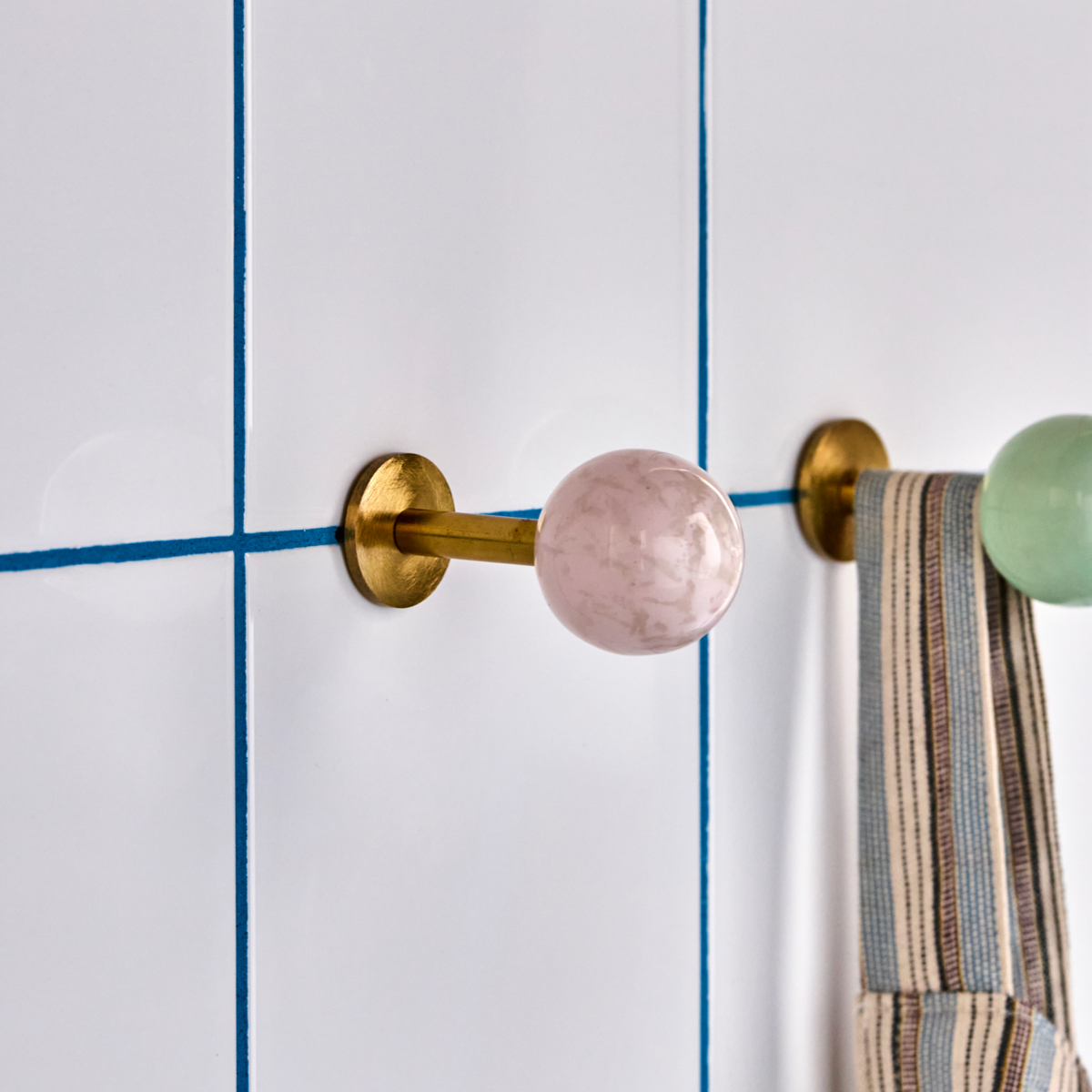 ball hooks pink & brass (set of 2 small)