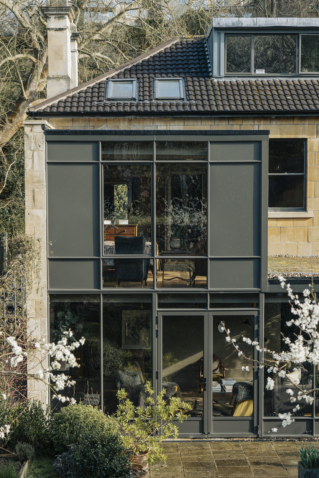 black avon slimline lever espag. lock set