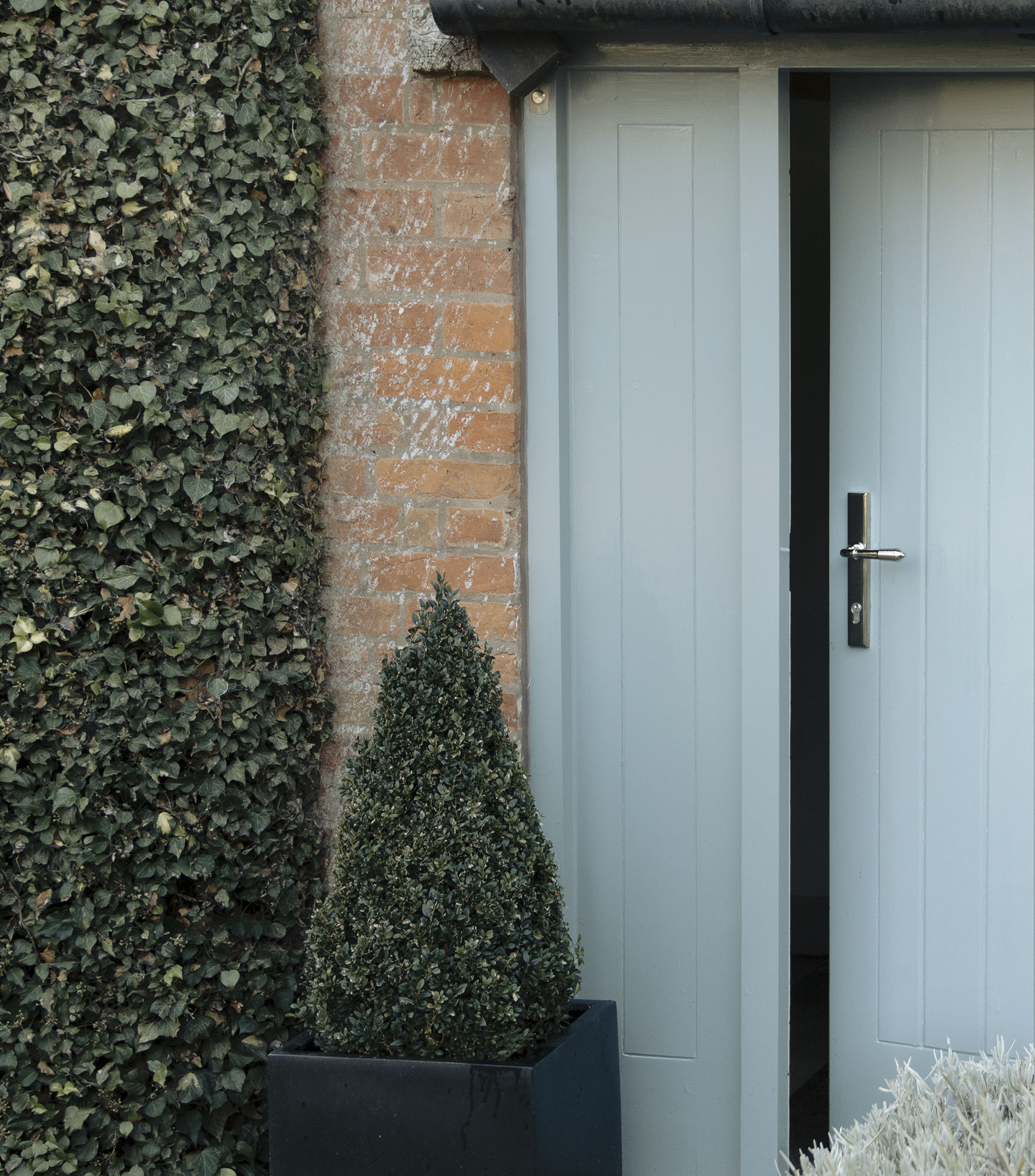 polished nickel reeded slimline lever espag. lock set