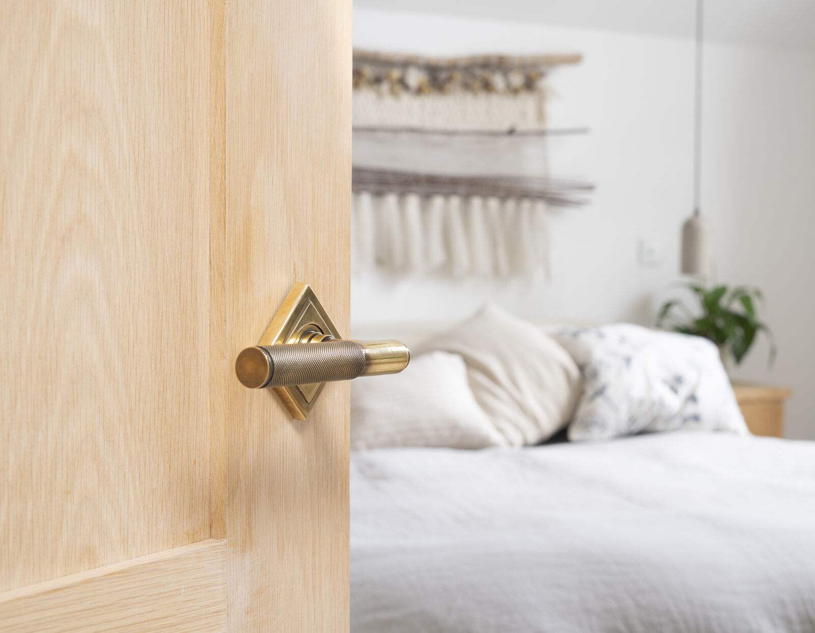 aged brass brompton lever on rose set (square)