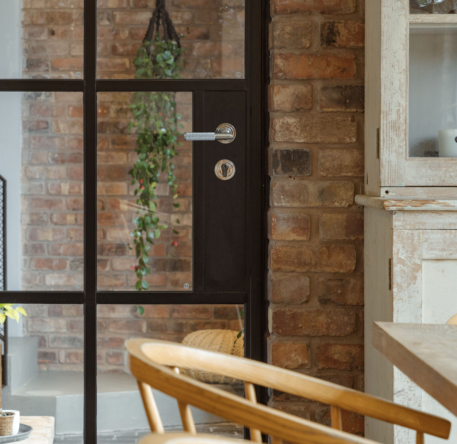 polished chrome brompton lever on rose set (art deco)