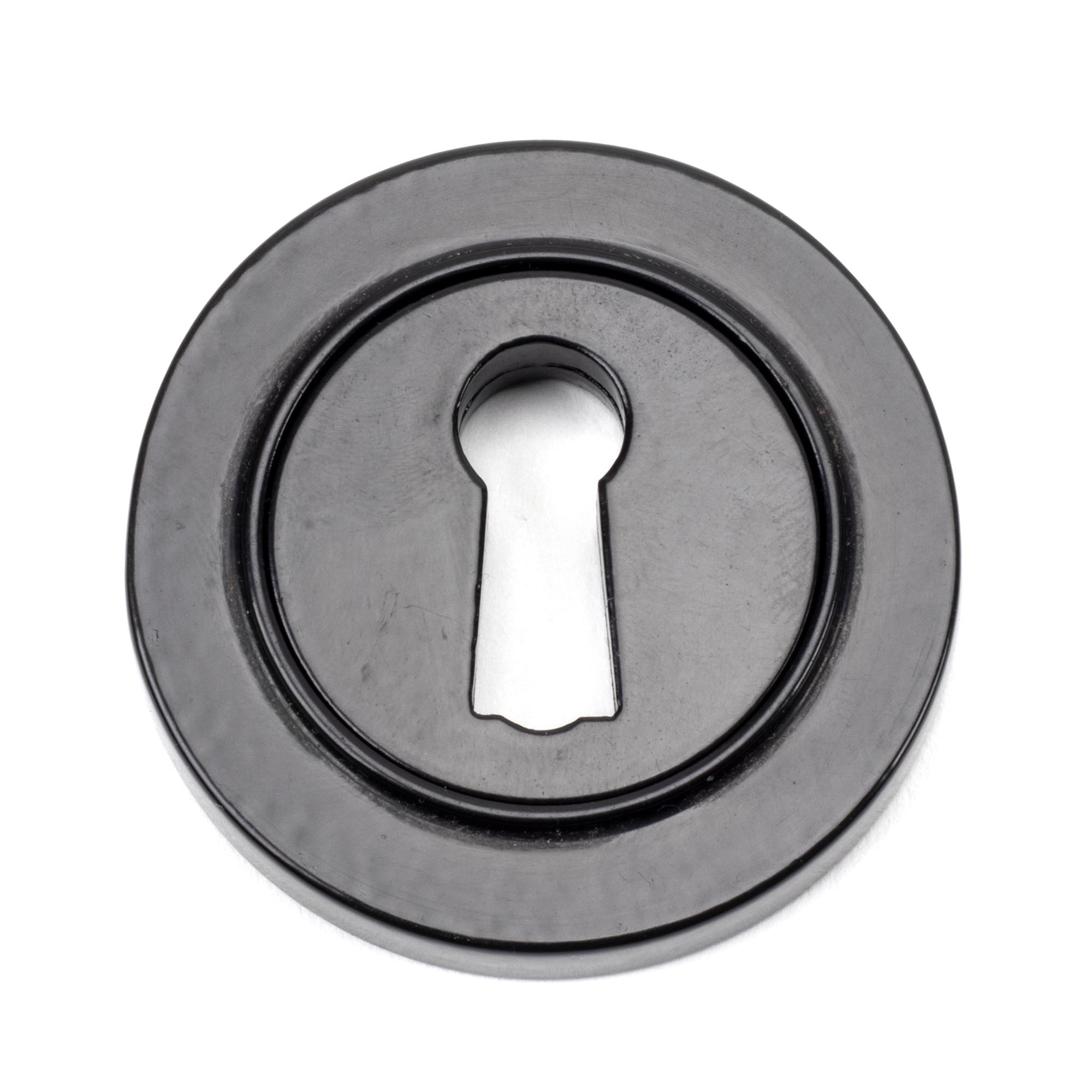 black round escutcheon (plain)