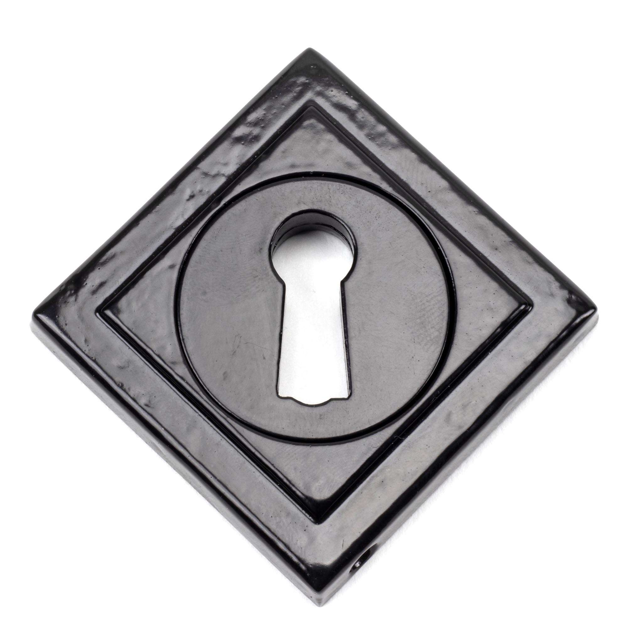 black round escutcheon (square)