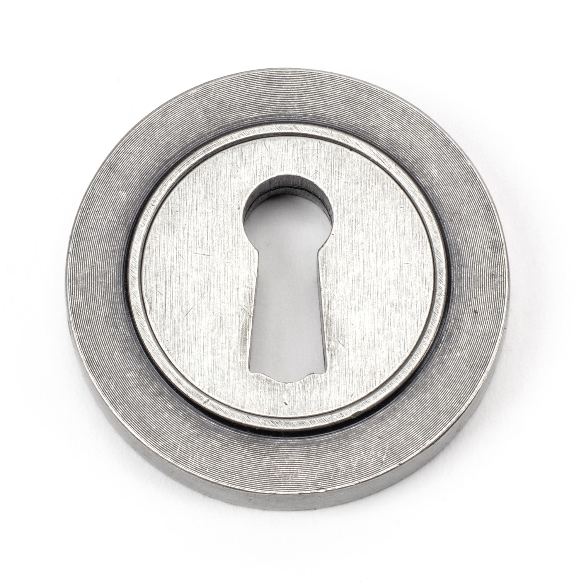 pewter round escutcheon (plain)