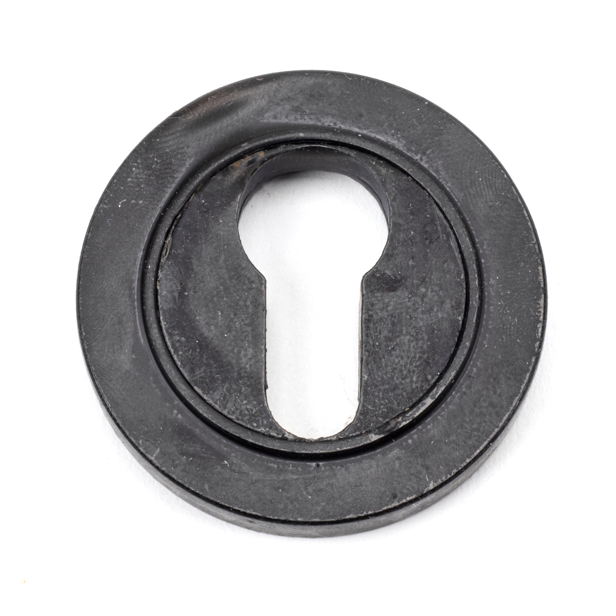 external beeswax round euro escutcheon (plain)