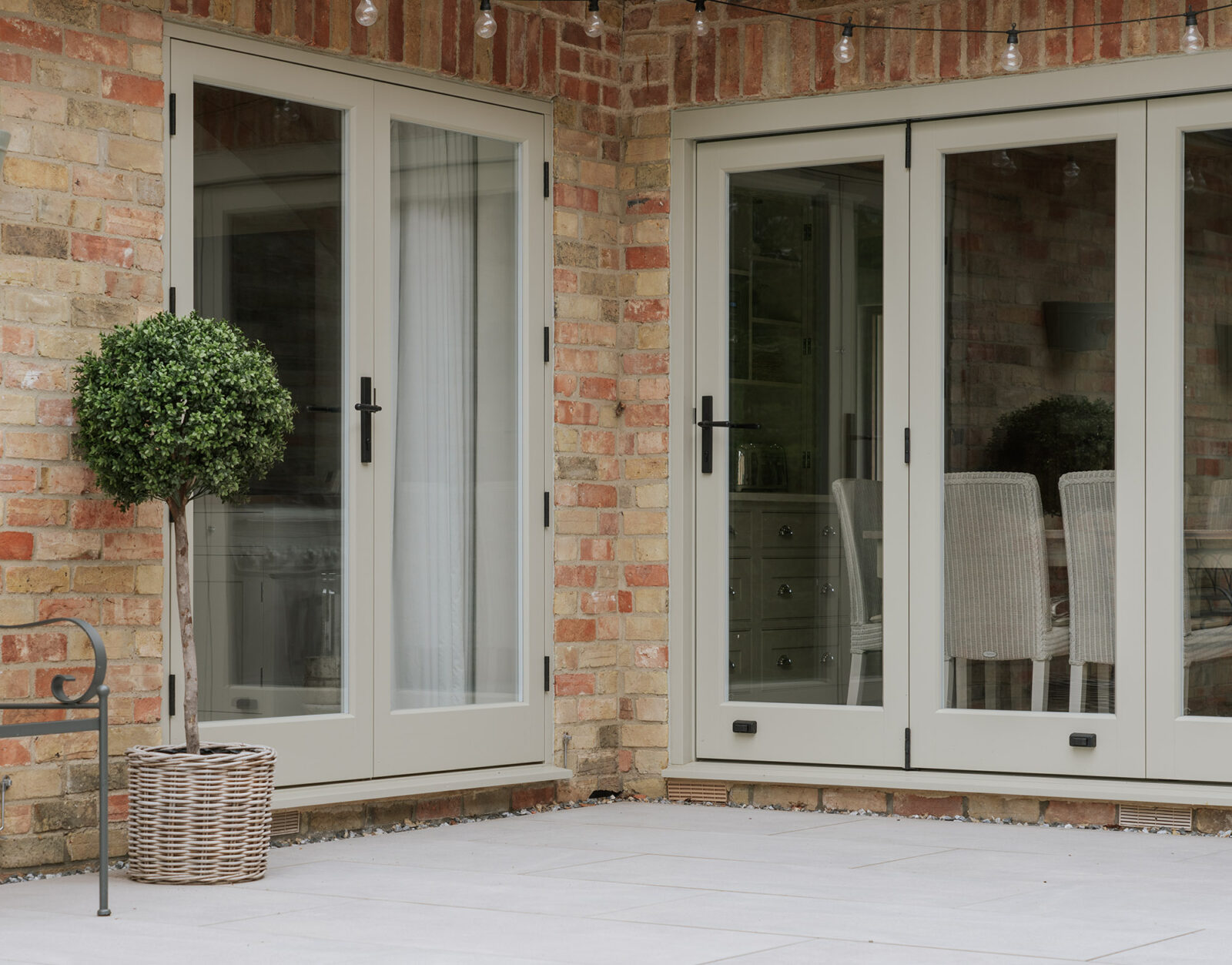 matt black newbury slimline lever espag. lock set