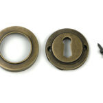 burnished brass round escutcheon (plain)