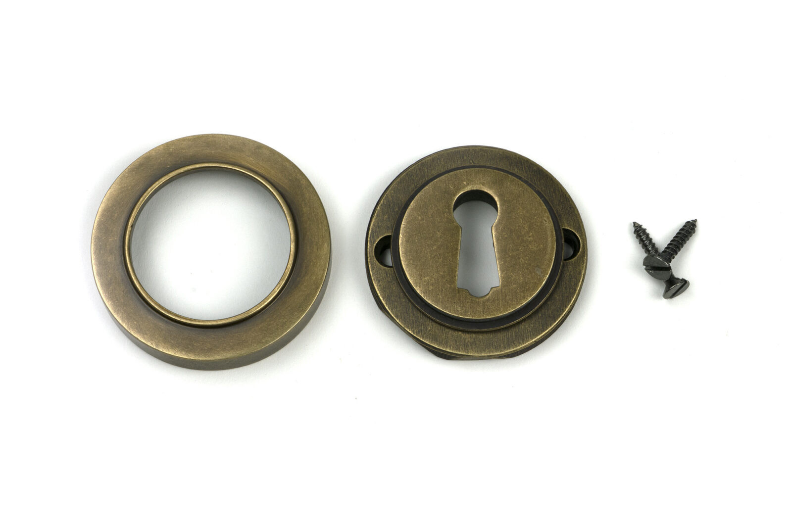 burnished brass round escutcheon (plain)