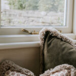 aged brass 10" reeded stay