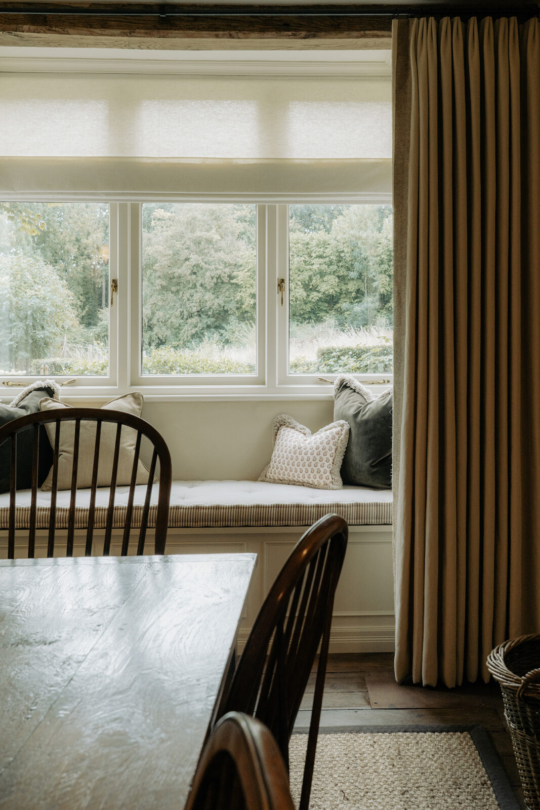 aged brass locking reeded fastener