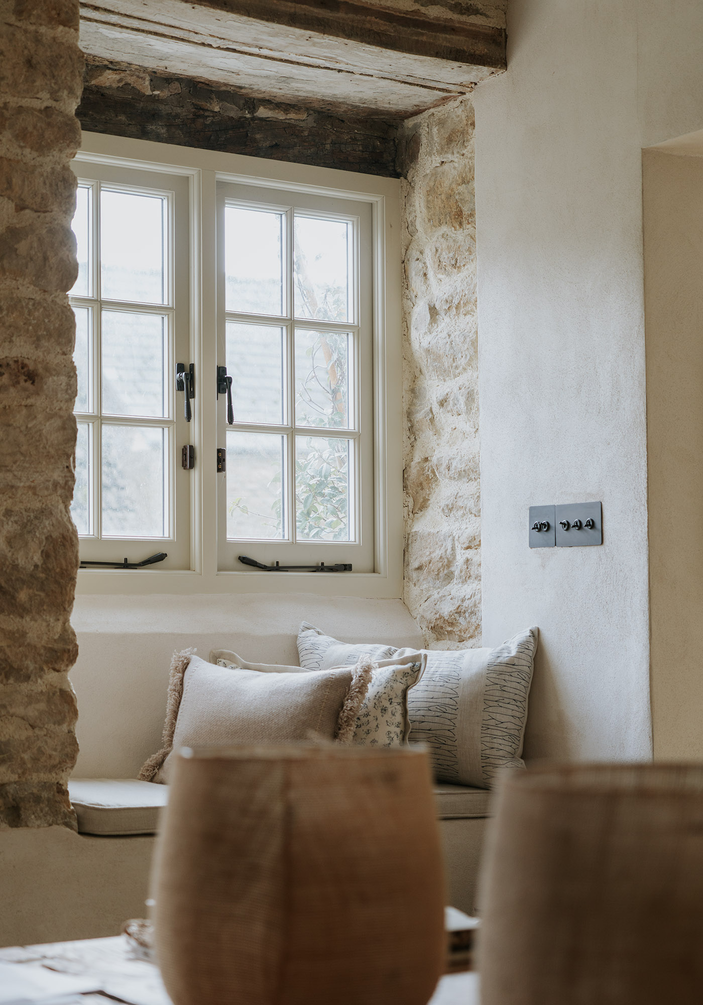 aged bronze 10" reeded stay