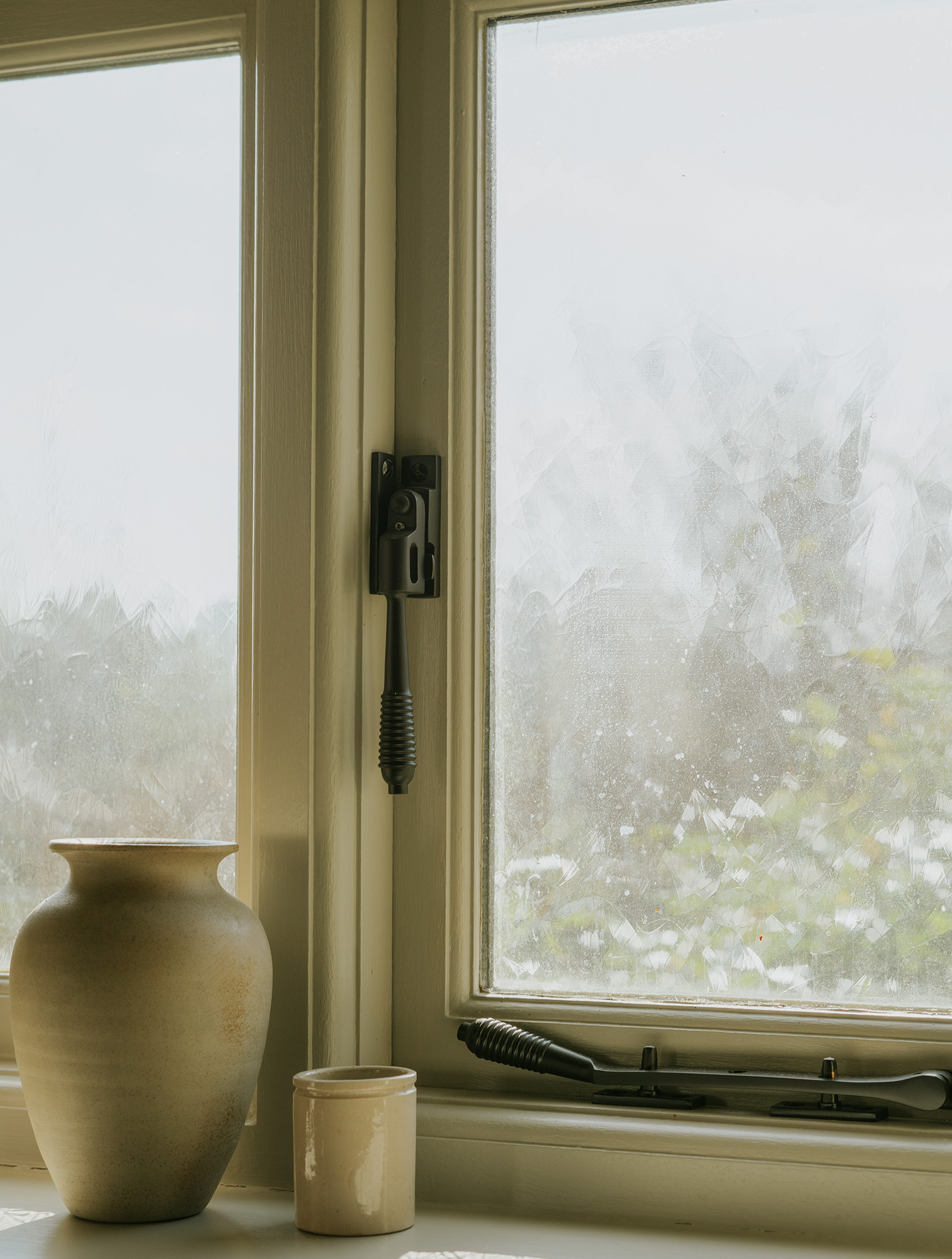 aged bronze 10" reeded stay