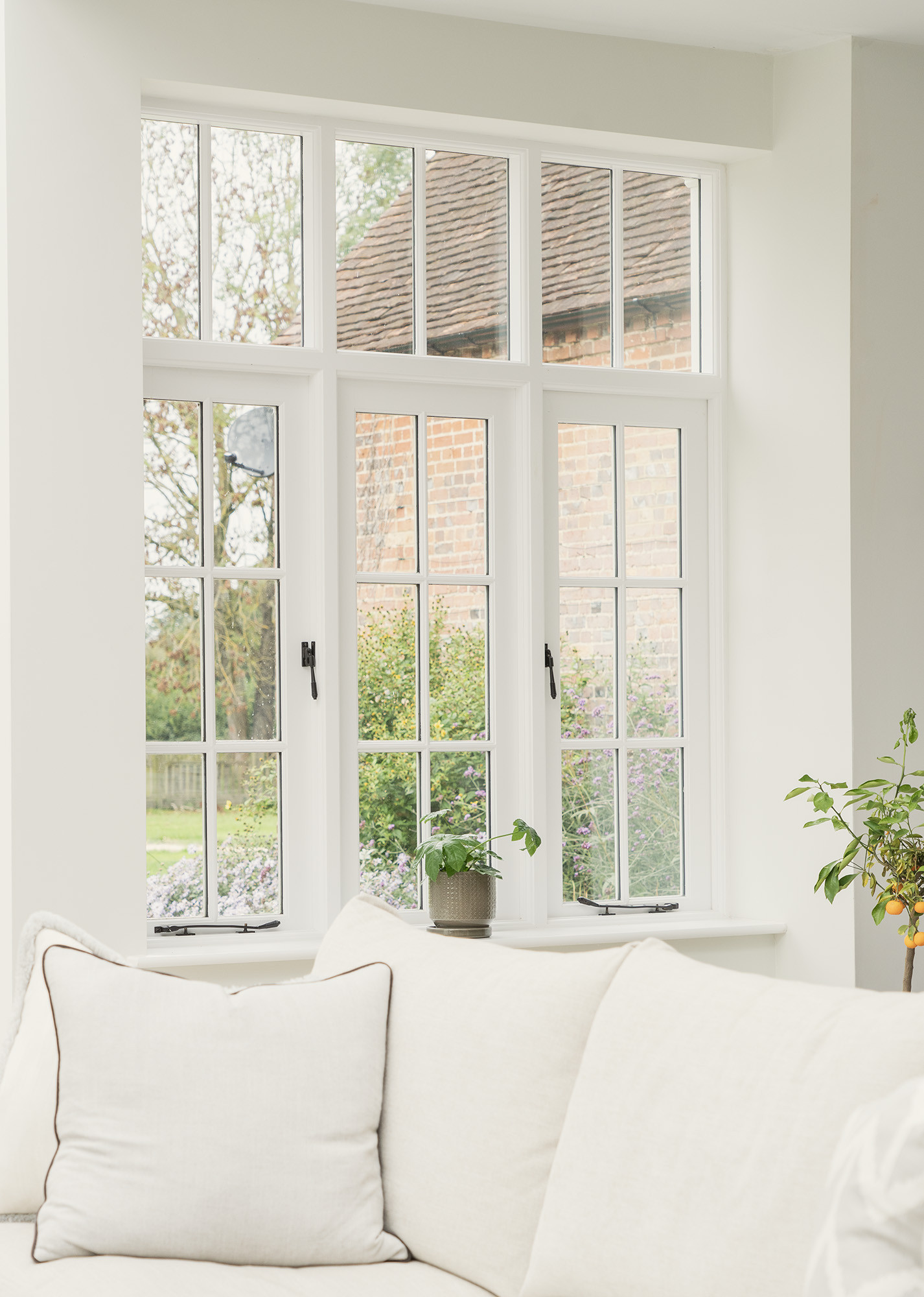 aged bronze 10" reeded stay