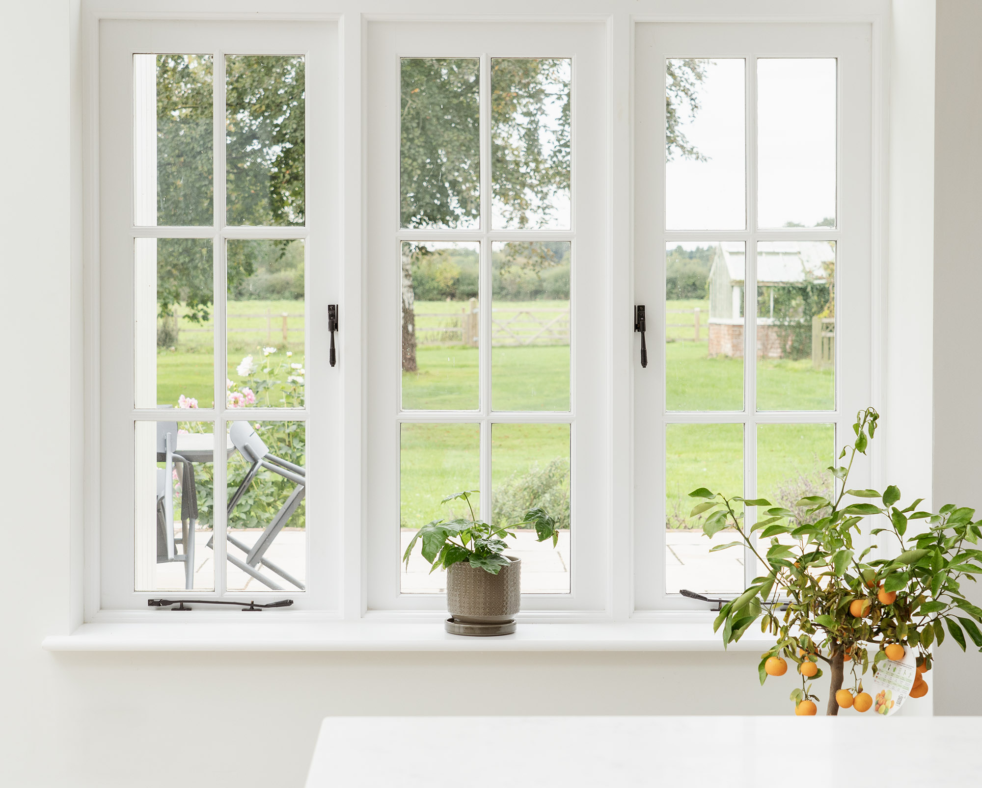 aged bronze 10" reeded stay