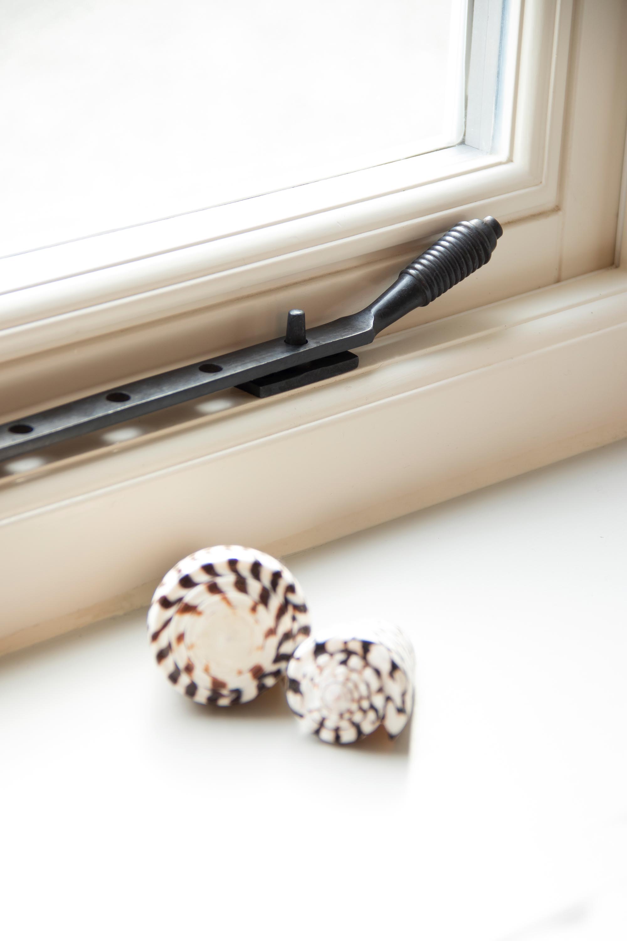 aged bronze 12" reeded stay