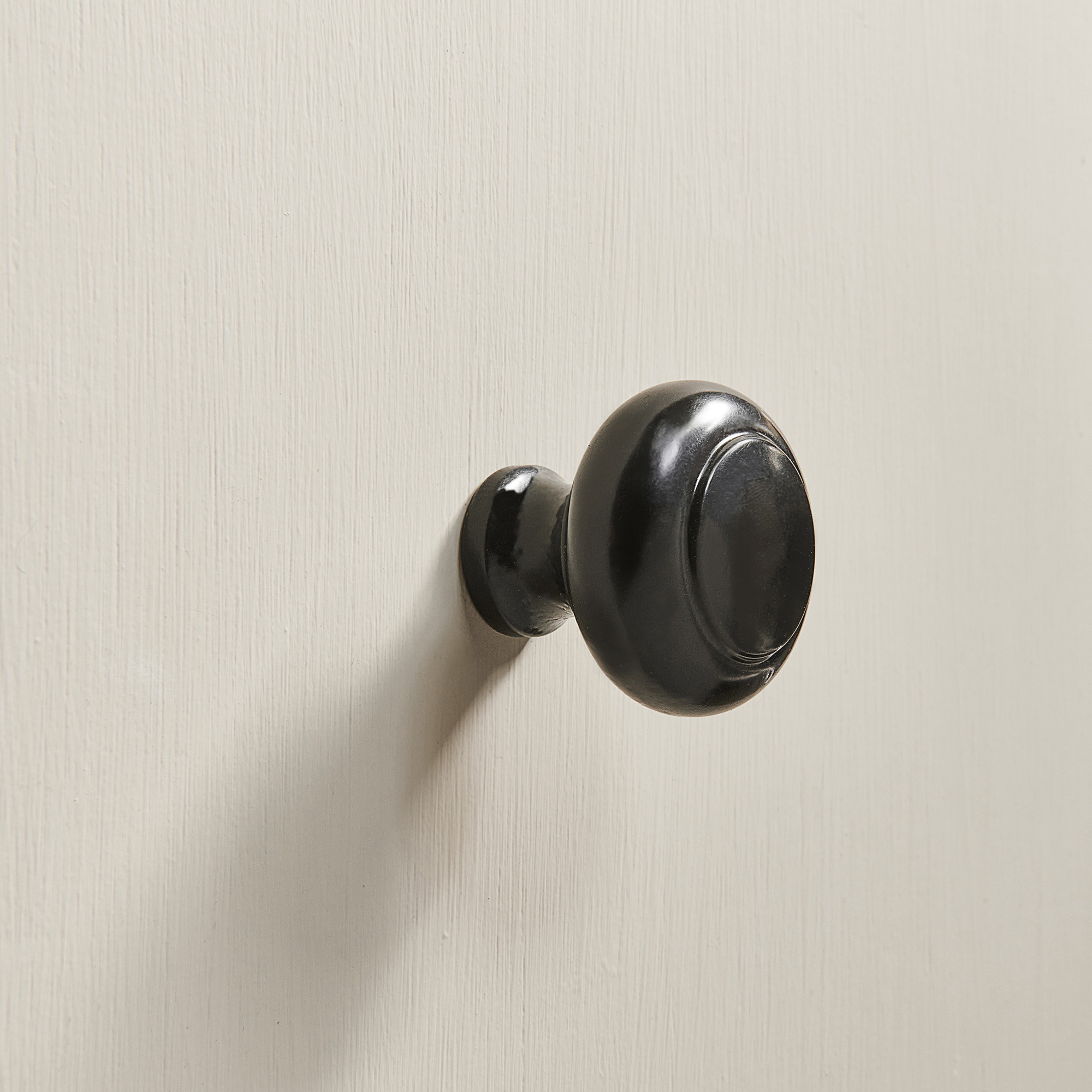 regency cabinet knob black