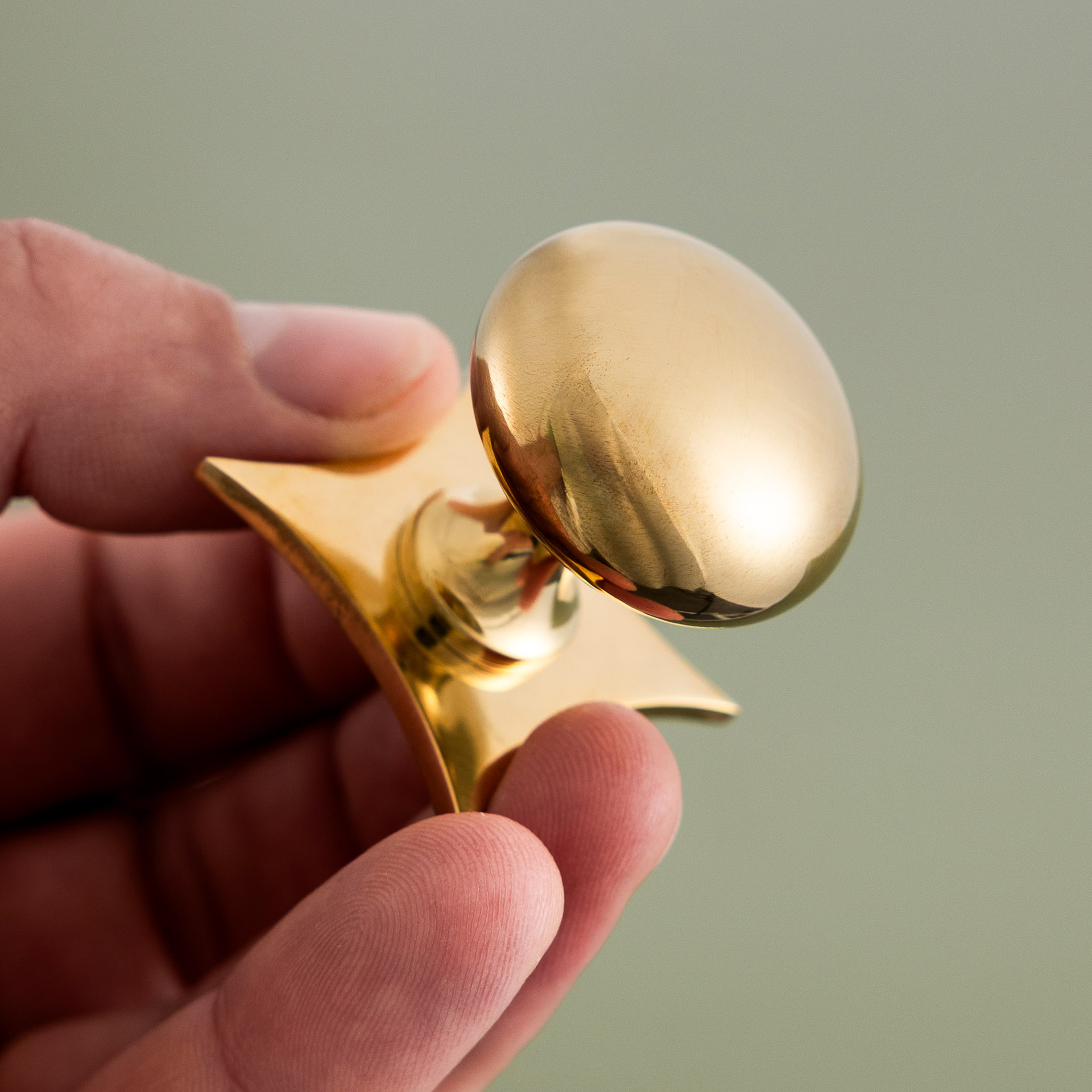 grace star cabinet knob polished brass