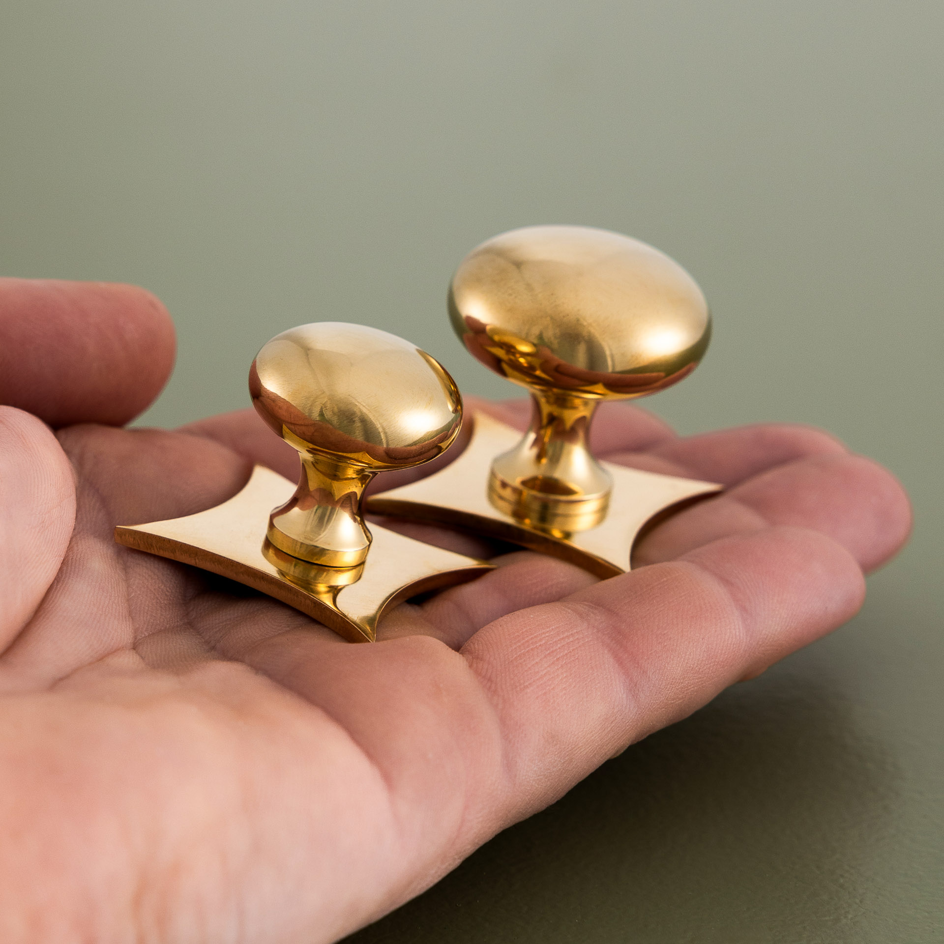 grace star cabinet knob polished brass
