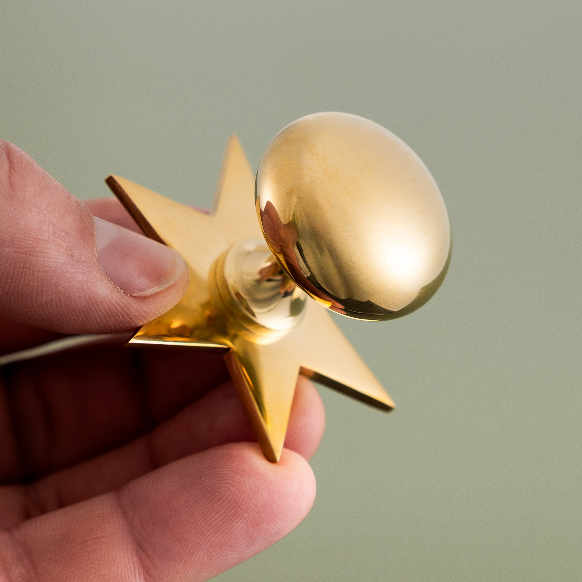 grace star cabinet knob polished brass