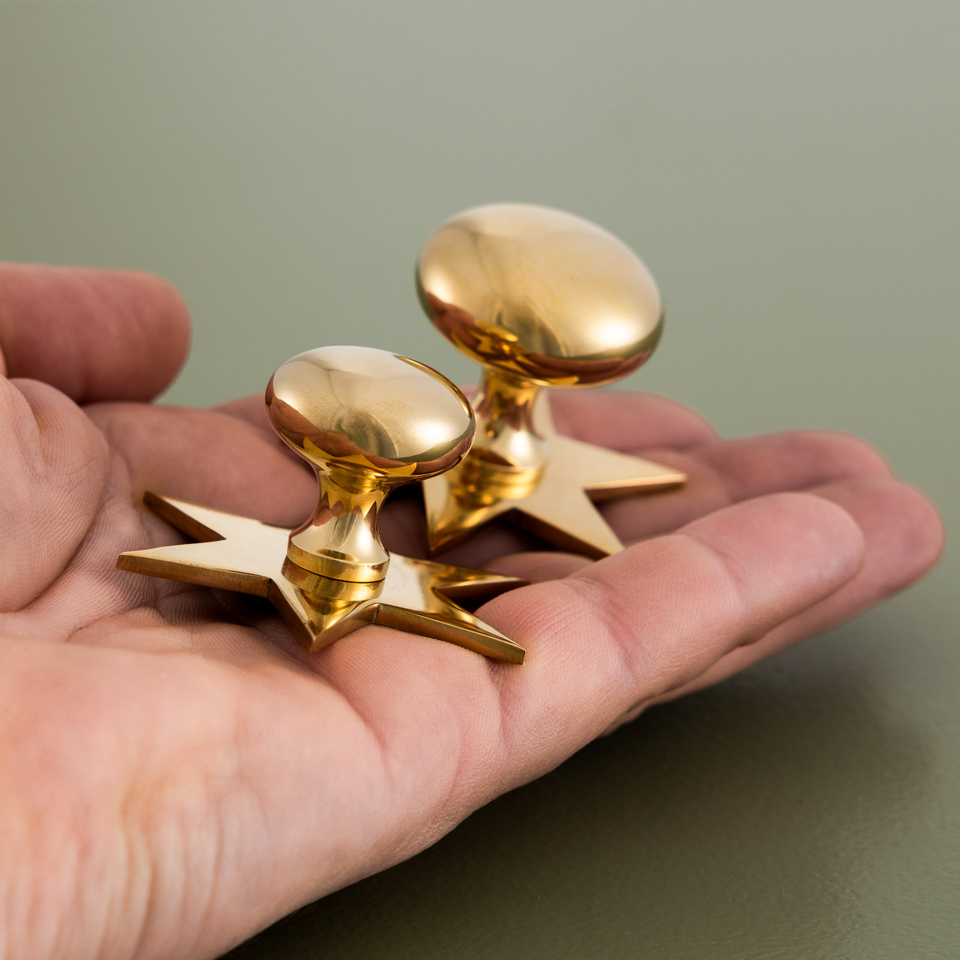 grace star cabinet knob polished brass