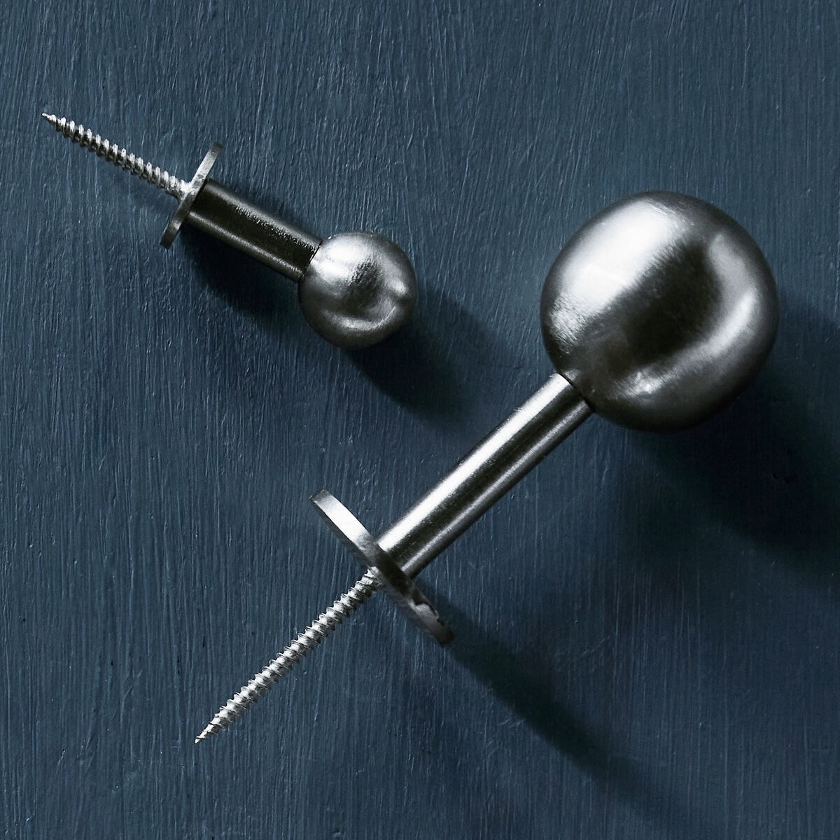 ball hooks silver (set of 2 small)